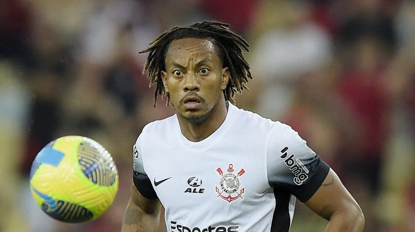 Carrillo desabafa no Corinthians e deixa promessa para a Fiel: “Não podemos”