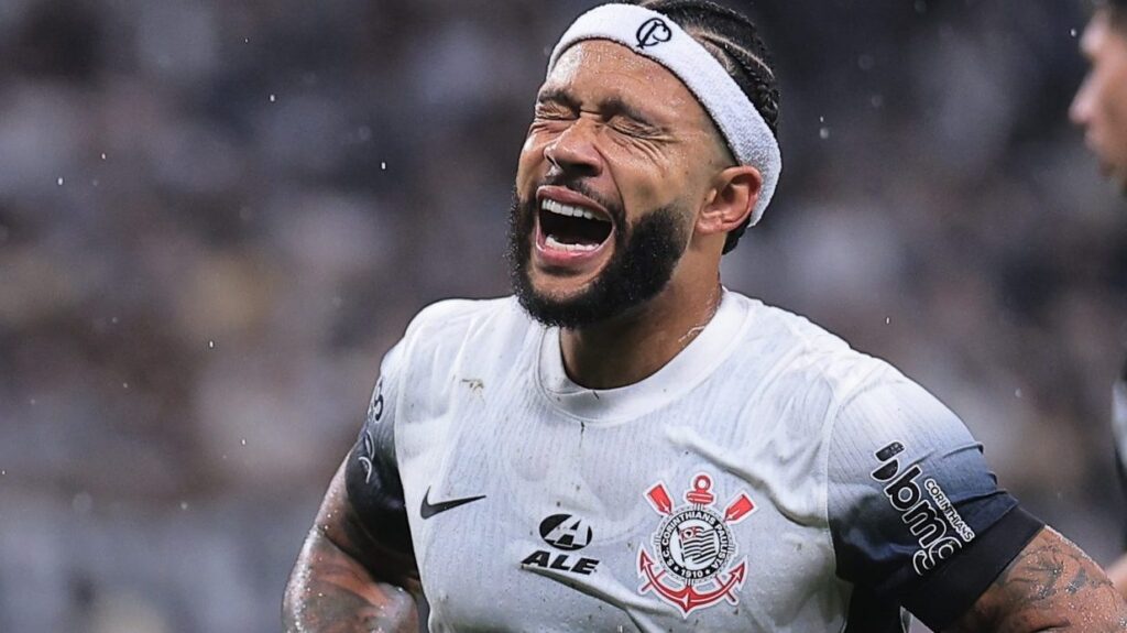 Memphis Depay não alivia no Corinthians e ‘dispara’ após empate na Libertadores: “Jogo ruim”
