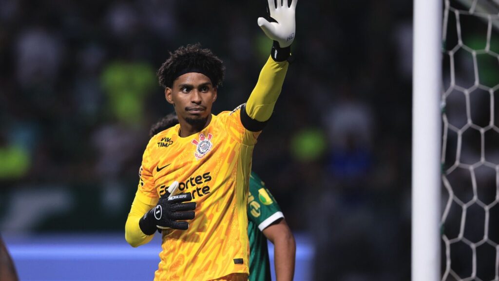 Torcida do Corinthians elogia Hugo Souza e +3 após empate no Dérbi: “Mitaram”