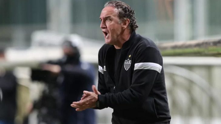 Corinthians ‘dorme no ponto’ e atacante pode jogar com Cuca: “Em negociações”