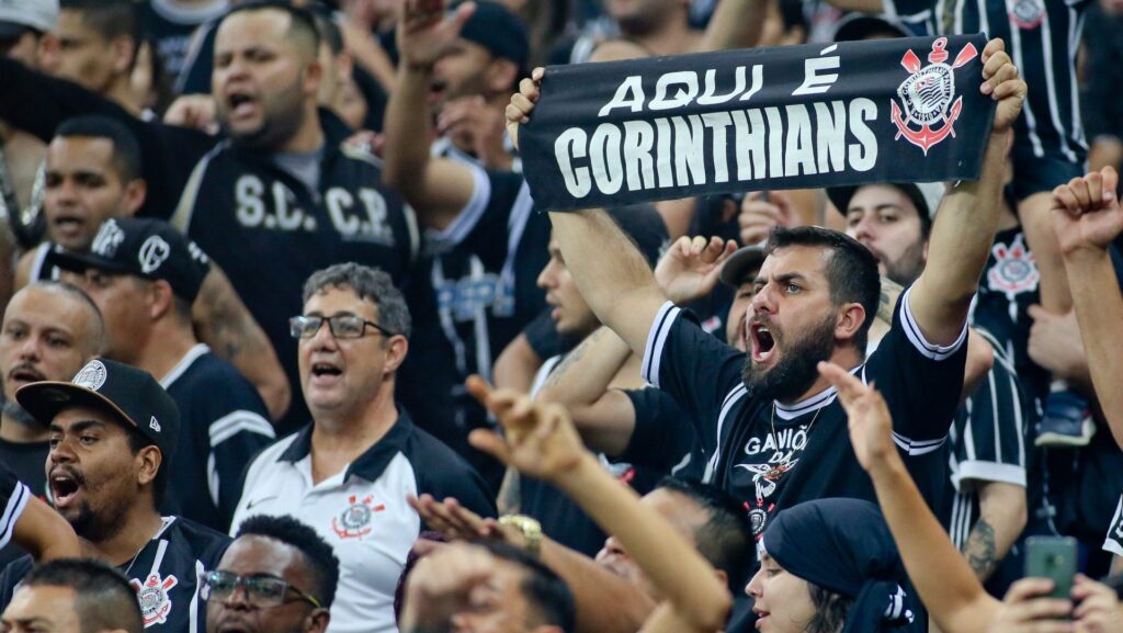 Organizada do Corinthians faz post oficial sobre vaquinha pela quitação do estádio: “Redução”